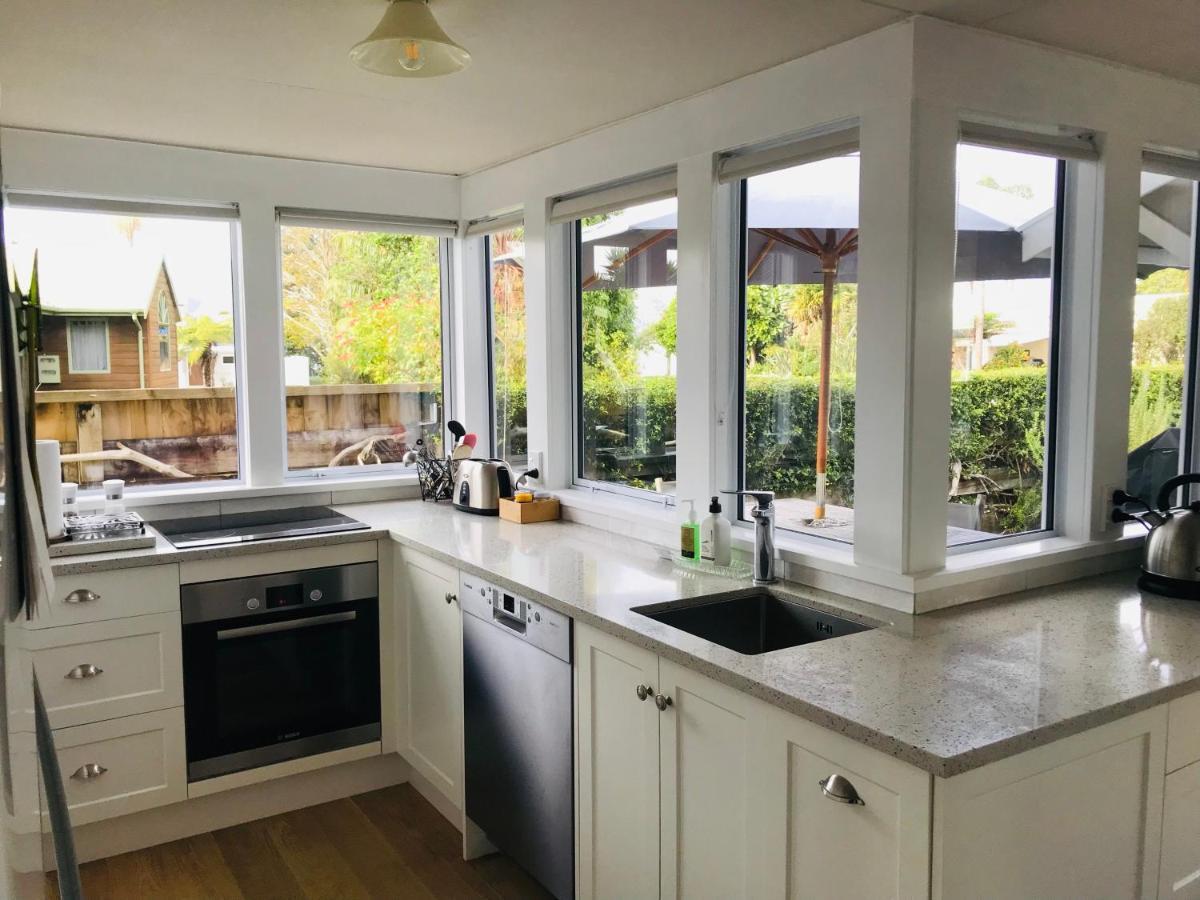 Serendipity Wharf Cottage Tairua Bagian luar foto
