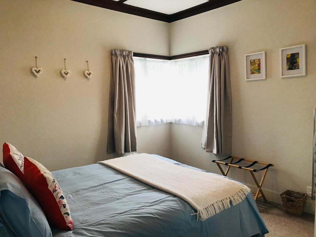 Serendipity Wharf Cottage Tairua Bagian luar foto
