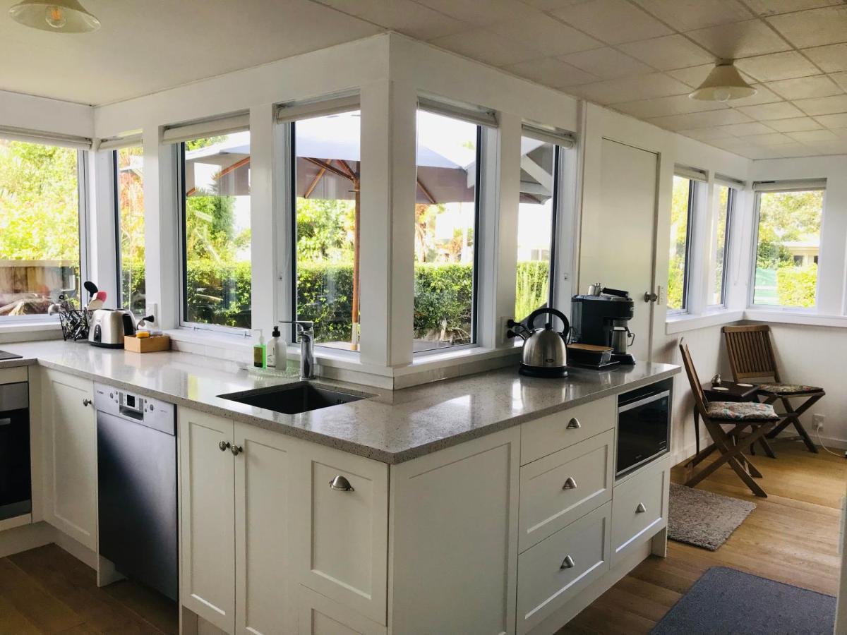 Serendipity Wharf Cottage Tairua Bagian luar foto